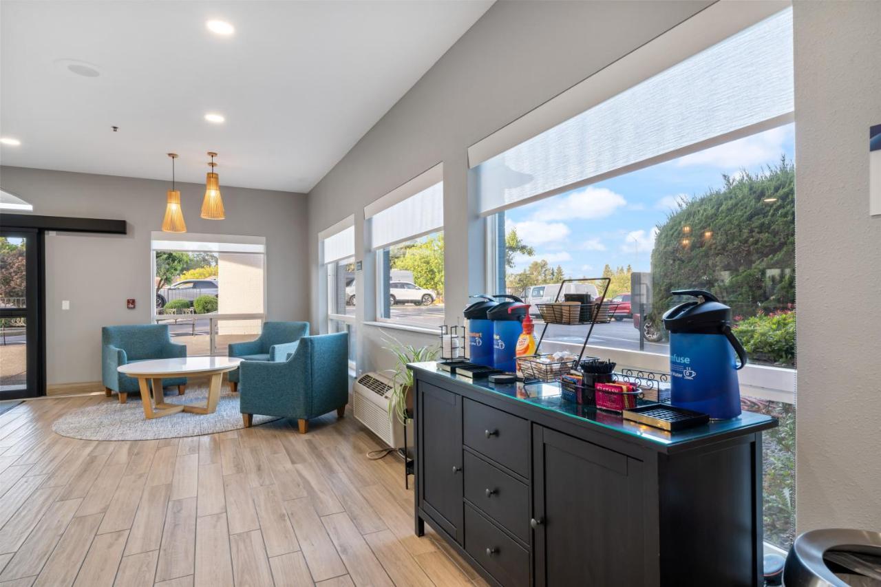 Best Western Lake Oswego Hotel & Suites ภายนอก รูปภาพ