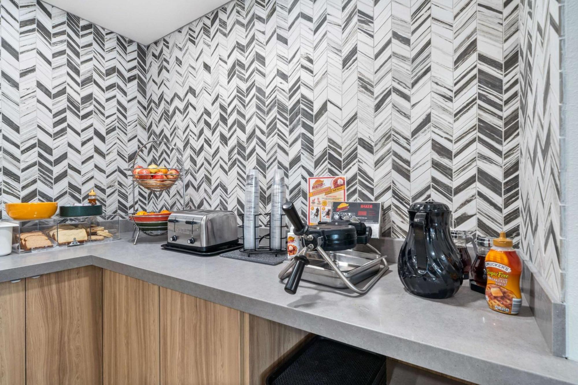 Best Western Lake Oswego Hotel & Suites ภายนอก รูปภาพ